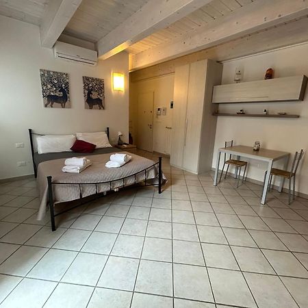 Le Due Corti Centro Storico - Autodromo Apartment Imola Bagian luar foto