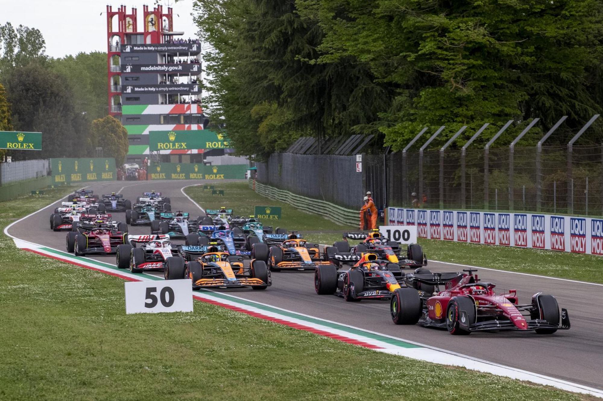 Le Due Corti Centro Storico - Autodromo Apartment Imola Bagian luar foto